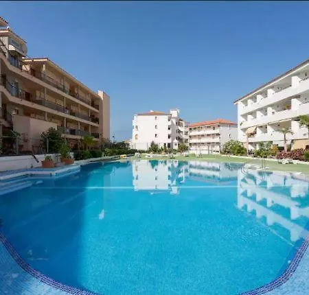 Vacation Apartment With Balcony And Pool Views *